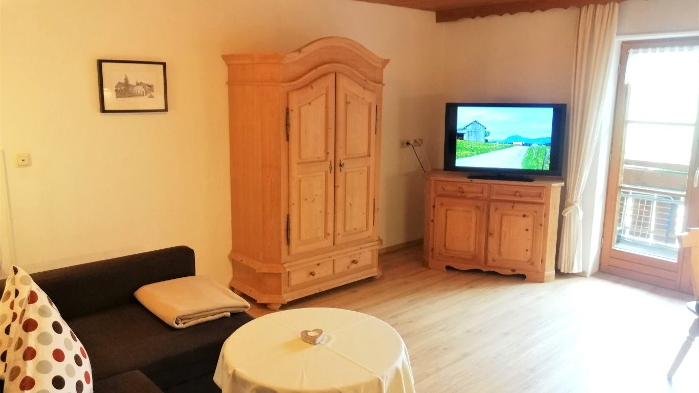 Der Wohnraum in der Ferienwohnung Mädelegabel