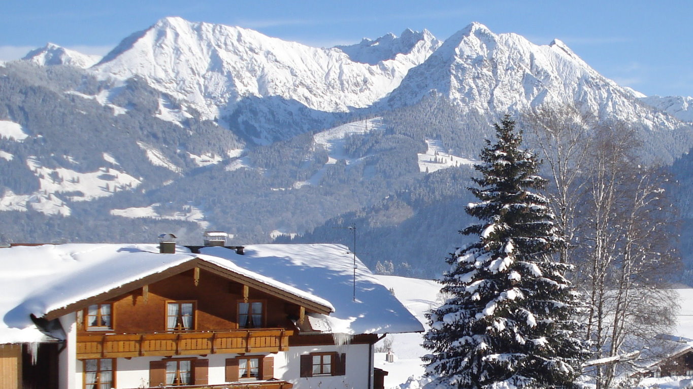 Aussenansicht Haus Alpenblick im Winter