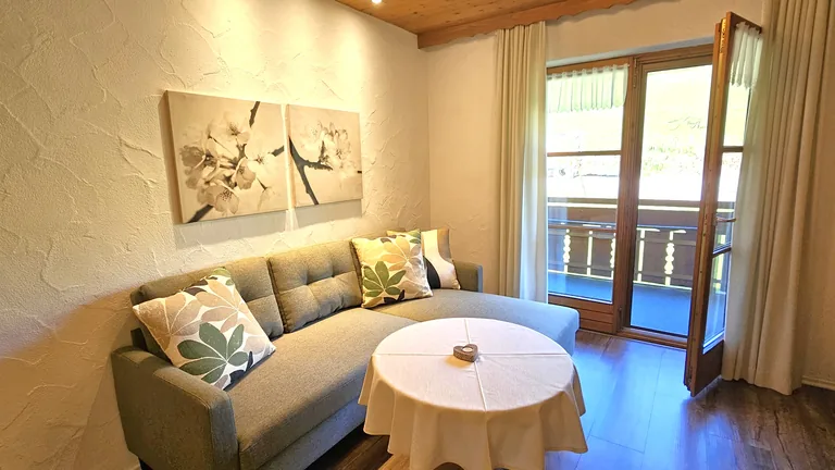 Wohnraum mit Balkon – Weiherkopf