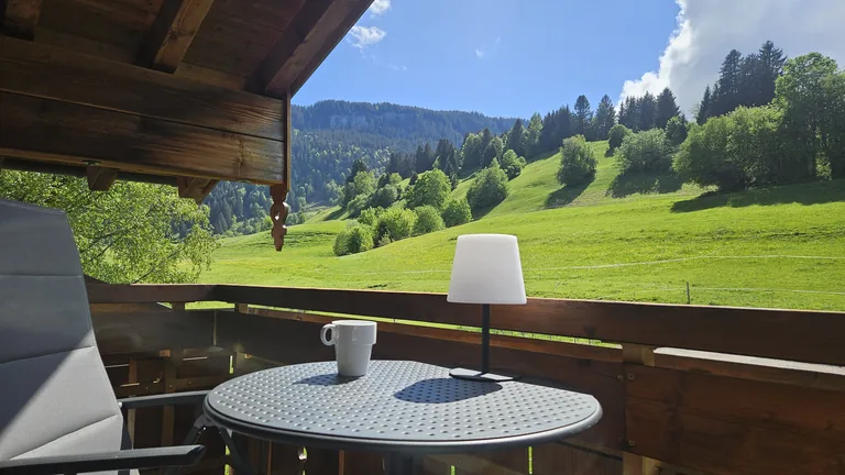 Balkon mit Ausblick der Ferienwohnung Trettachspitze im Allgäu