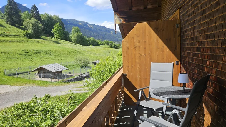 Westbalkon mit Gartenblick – Gartenblick, Westbalkon – Trettachspitze