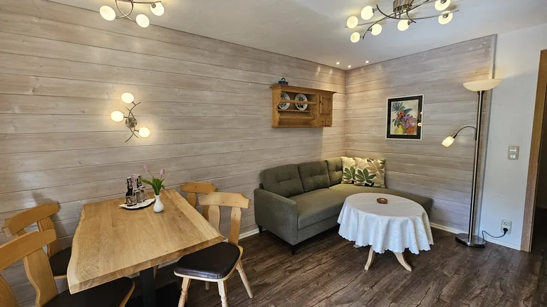 Wohnraum mit Balkon – Trettachspitze