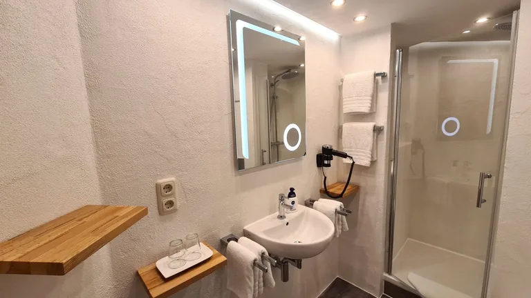 Badezimmer mit Dusche – Herrenberg